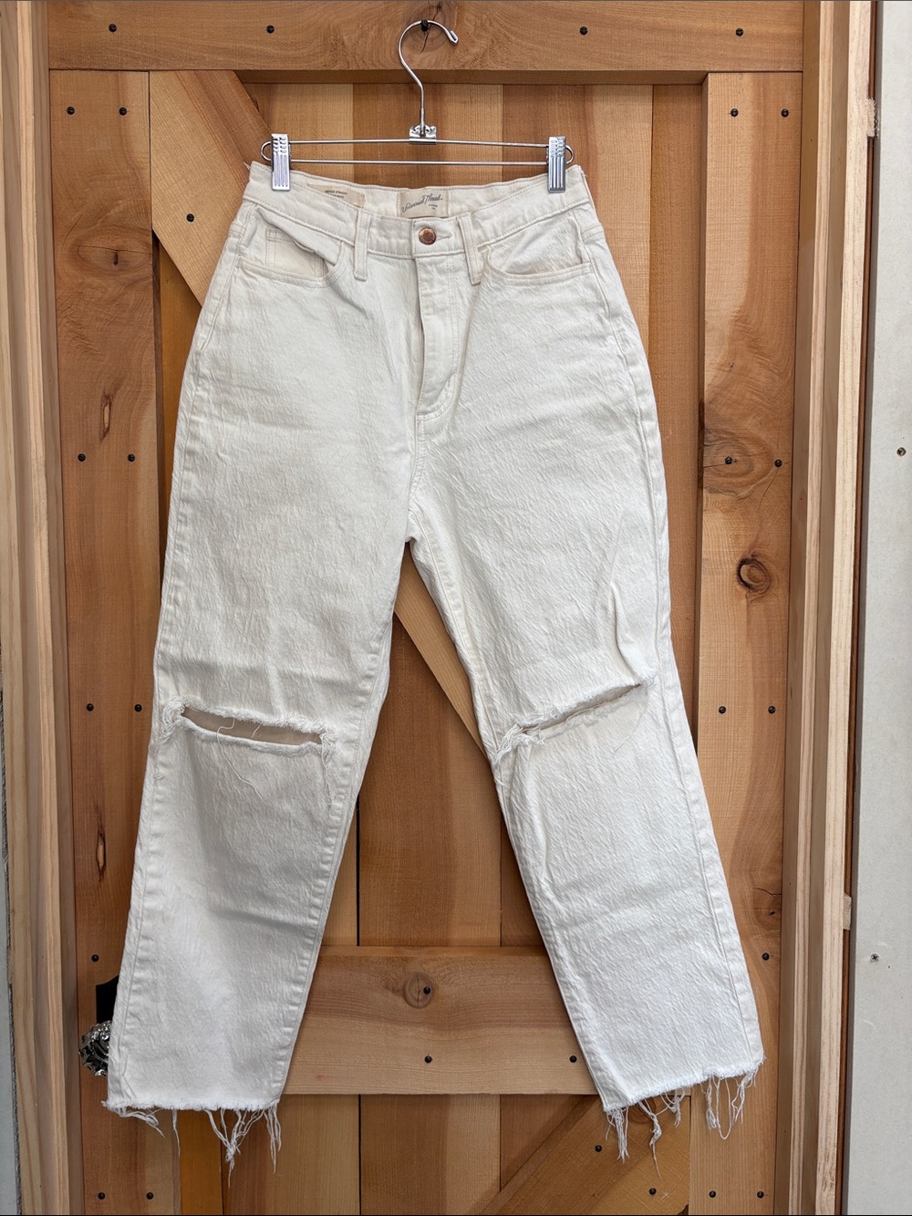 Universal Thread Off-White High-Rise Straight Leg Jeans with Knee Distress